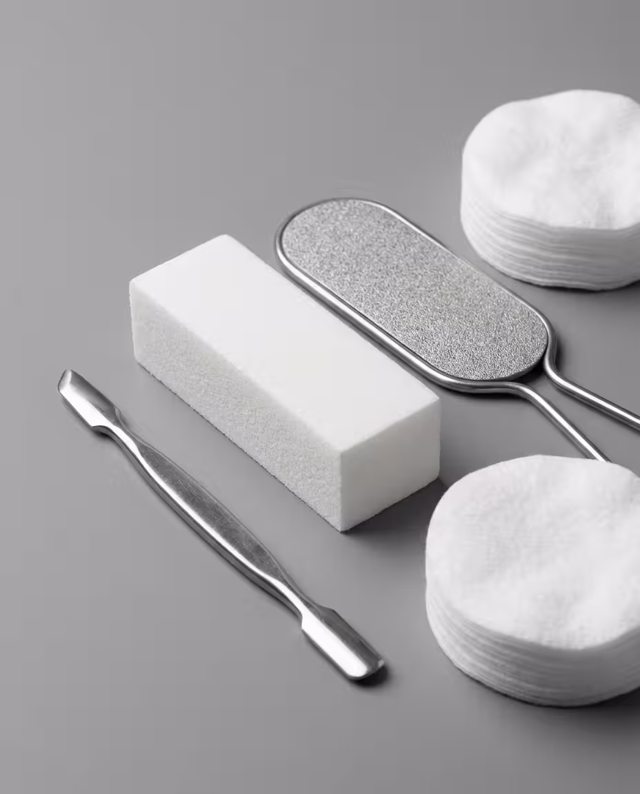 Werkzeuge für klassische Maniküre und Pediküre